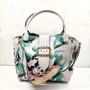 Burberry Hand Bag Beige Leather mon-481-090425